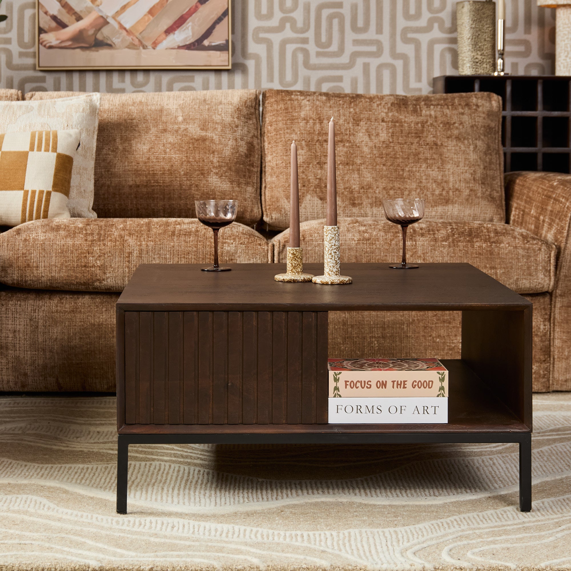 Salontafel Madison Vierkant 80cm van Starfurn van achteren gezien met de afwerking van het mangohout