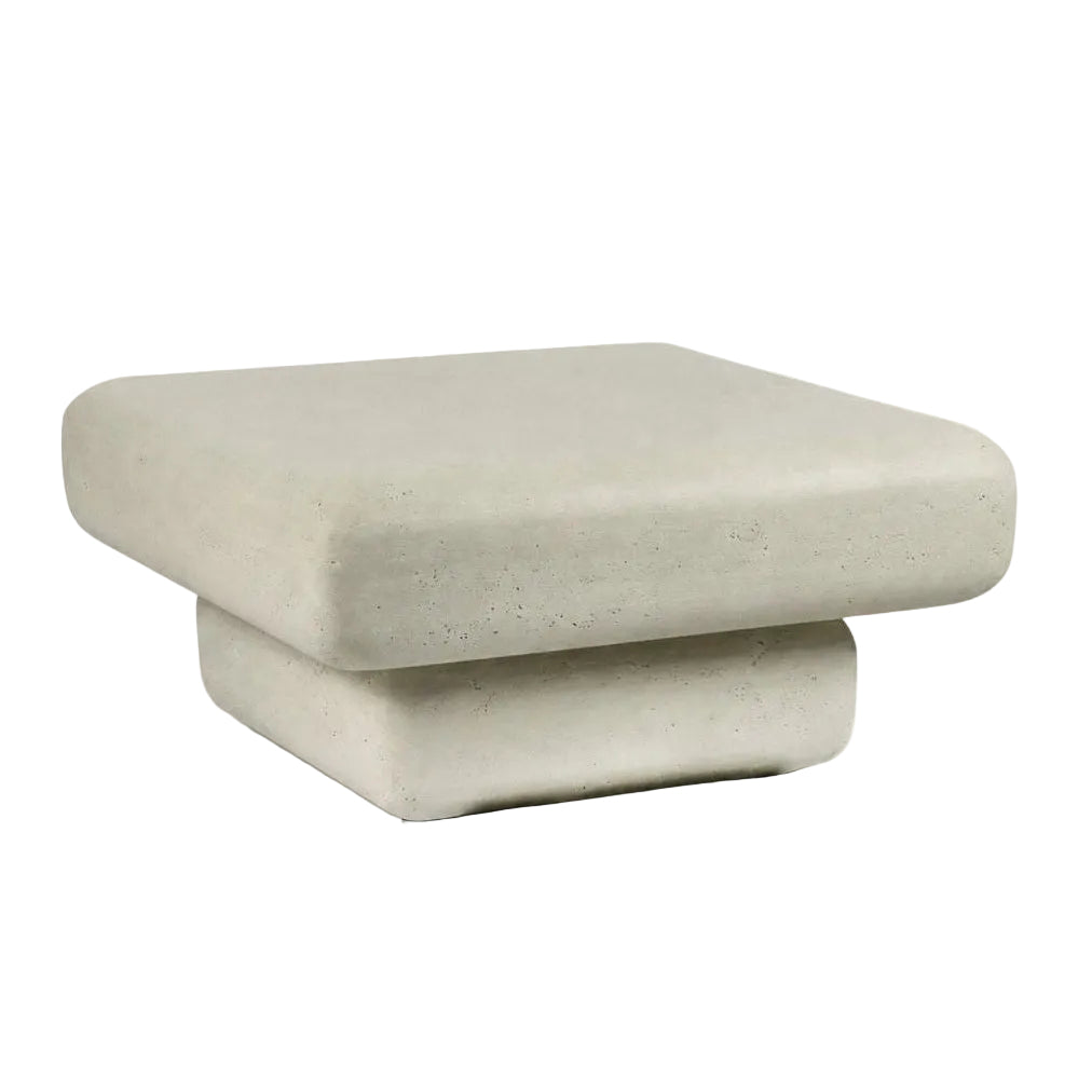 Salontafel Makura Vezelcement Gebroken Wit van Pomax, productfoto in gebroken wit met de volledige vorm in beeld