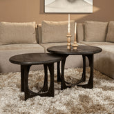 Salontafel Milou Mangohout Zwart 70cm van Starfurn met rond zwart blad, vooraanzicht