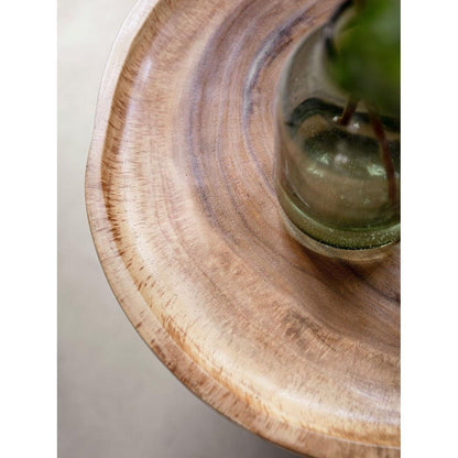 Salontafel Plato van MUST Living, massief houten salontafel op vier poten in een zithoek