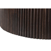 Close-up van de geribbelde middenpoot in Walnut mangohout