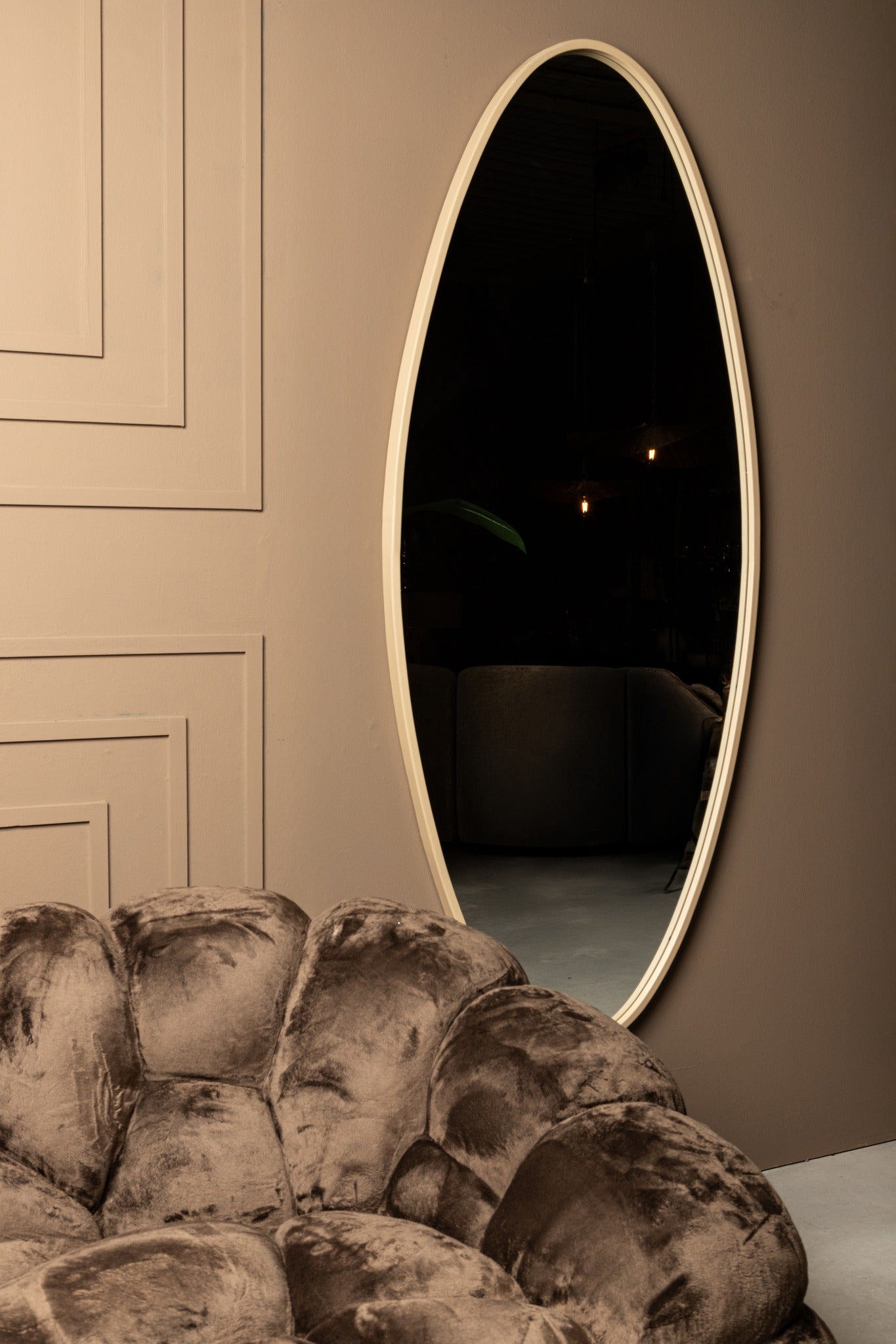 Serine Sand Steel Oval Mirror Small 50x3,5x140cm PTMD - Spiegel - PTMD - livinglovely.nl