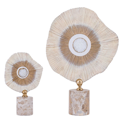 Set Van 2 Rella Beelden Beige Marmer van PTMD, beide beelden naast elkaar op witte achtergrond