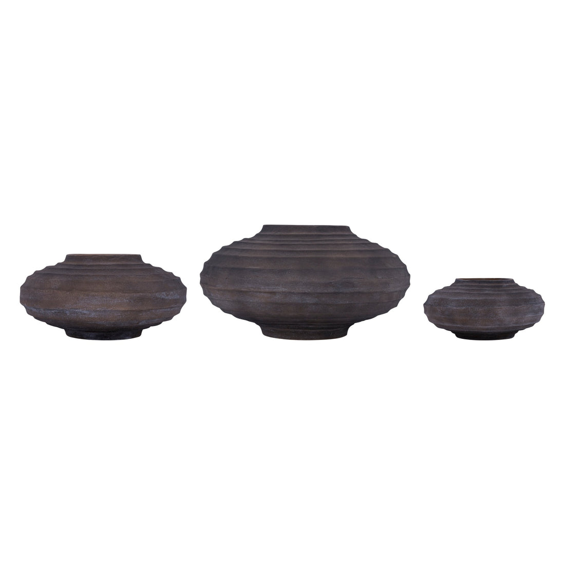 Set Van 3 Kody Potten Bruin Stone Wash van PTMD, de complete set met alle drie de potten naast elkaar op witte achtergrond