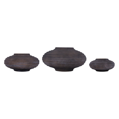 Set Van 3 Kody Potten Bruin Stone Wash van PTMD, de complete set met alle drie de potten naast elkaar op witte achtergrond