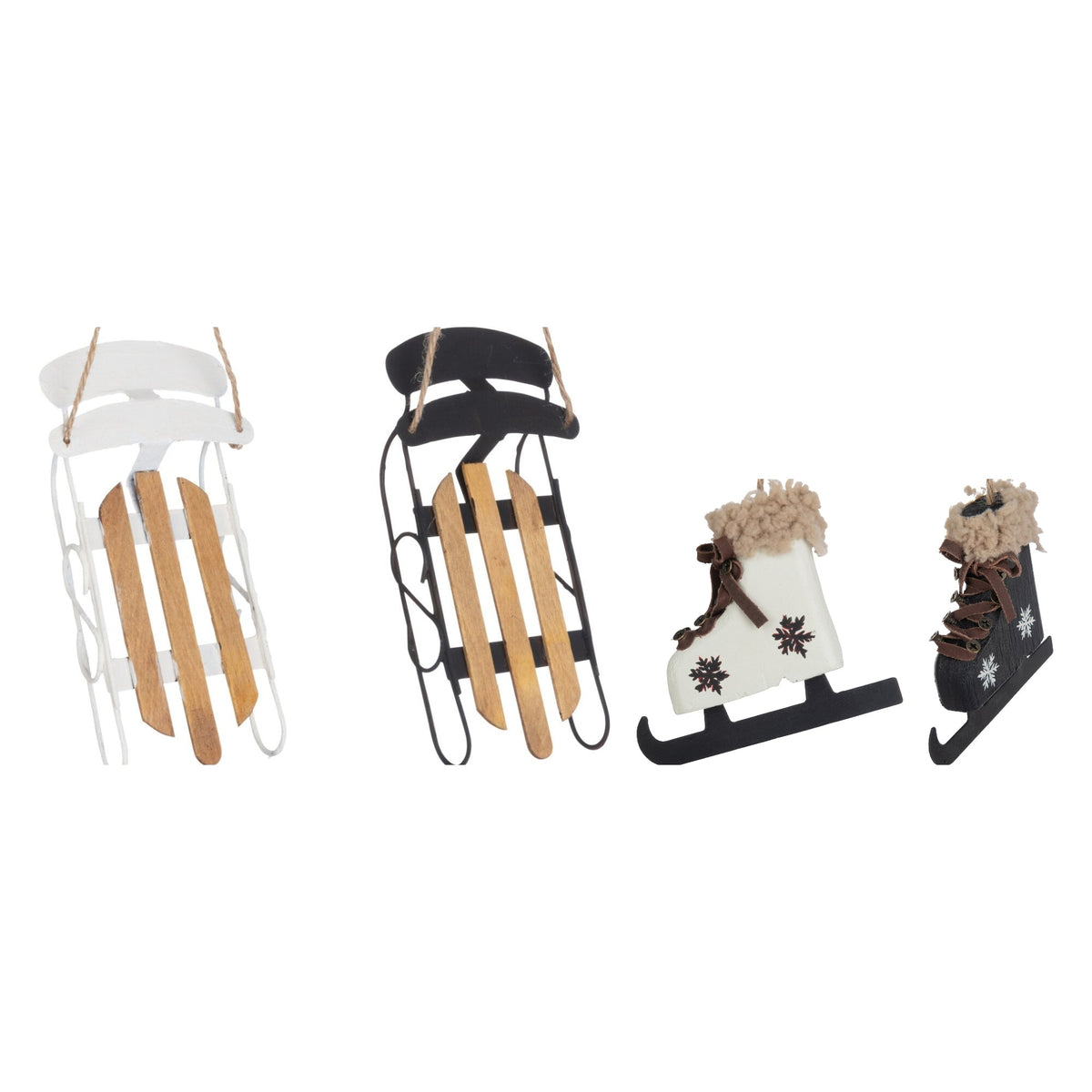 Set Van 4 Kersthangers Schaatsen En Slee Zwart/Wit van J-Line, de complete set met alle vier de kersthangers naast elkaar op witte achtergrond