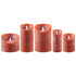 Set van 5 LED kaarsen Rust Orange van PTMD, de complete set met alle vijf de kaarsen naast elkaar op witte achtergrond