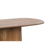 Detail van het ovale mangohouten blad en de afgeronde rand van de sidetable