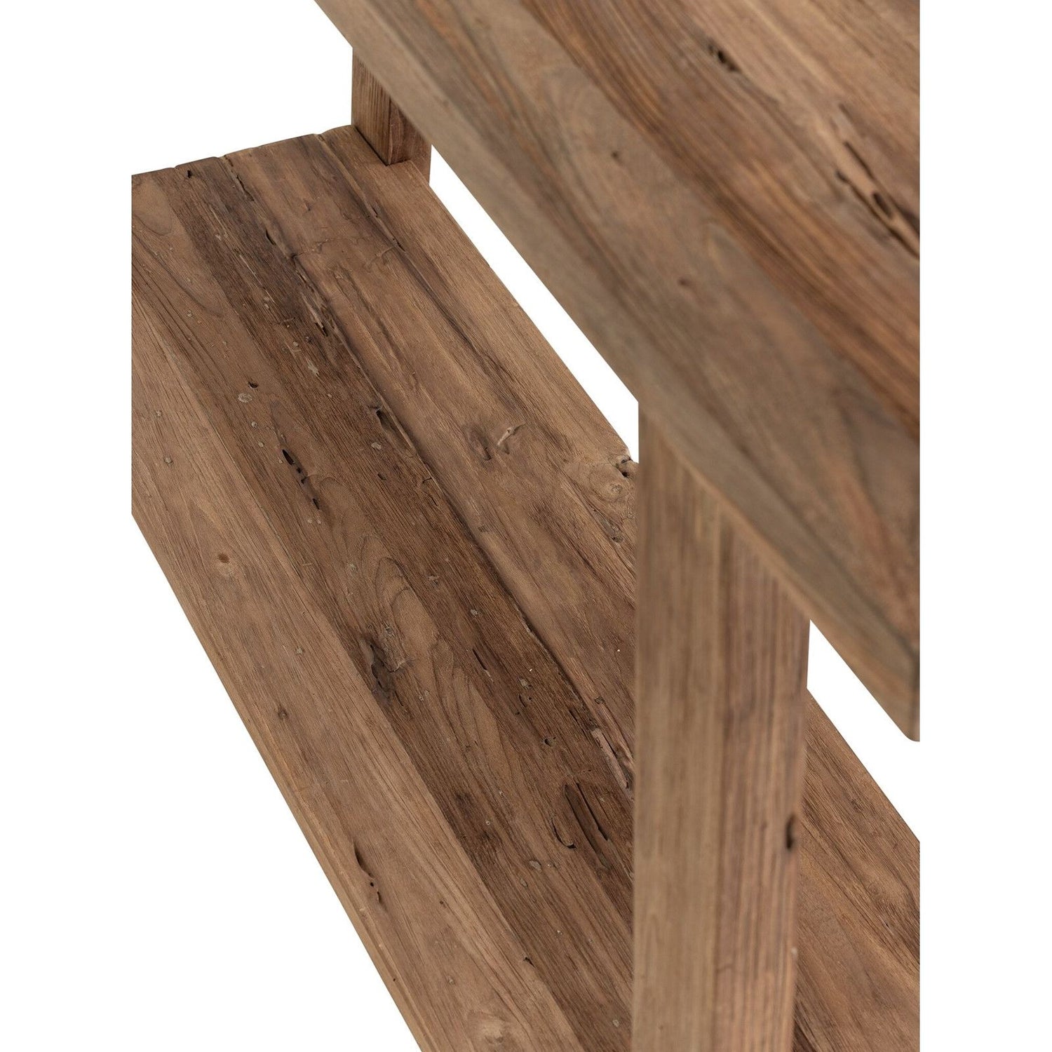 Sidetable Valley van MUST Living gestyled in een warme woonkamer