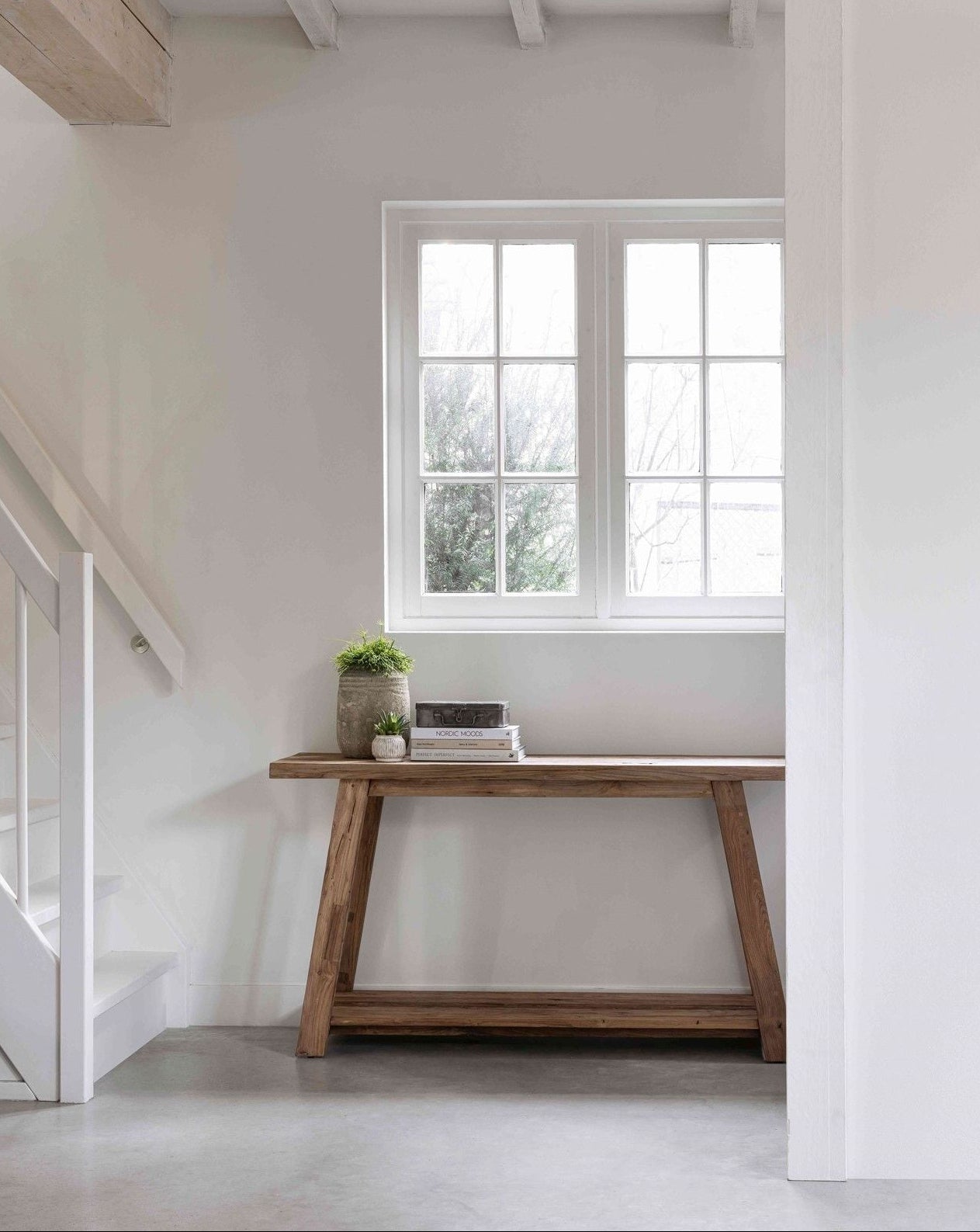 Close-up van de afwerking en de randen van Sidetable Valley van MUST Living