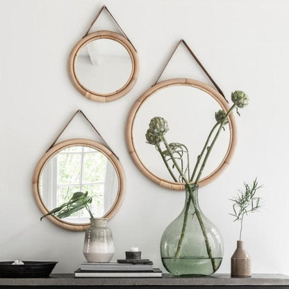 Spiegel San Jose set van 3 van MUST Living, drie ronde rotan spiegels op witte achtergrond