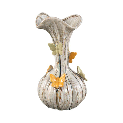 Tamarae Cream Ceramic Flowy Vase With Butterfly M van PTMD op witte achtergrond