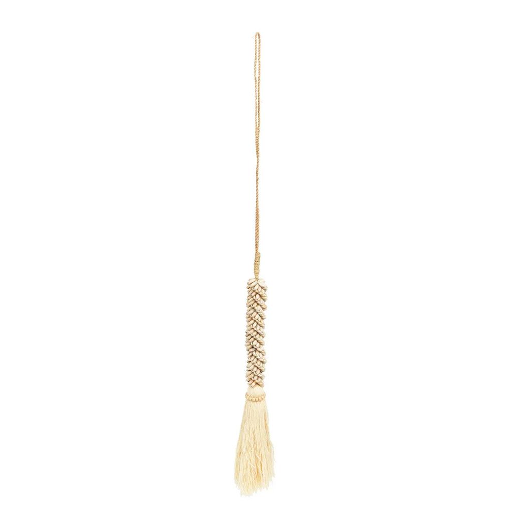 The Cowrie &amp; Cotton Tassel - Natural , Binnen-divers , Bazar Bizar , livinglovely.nl