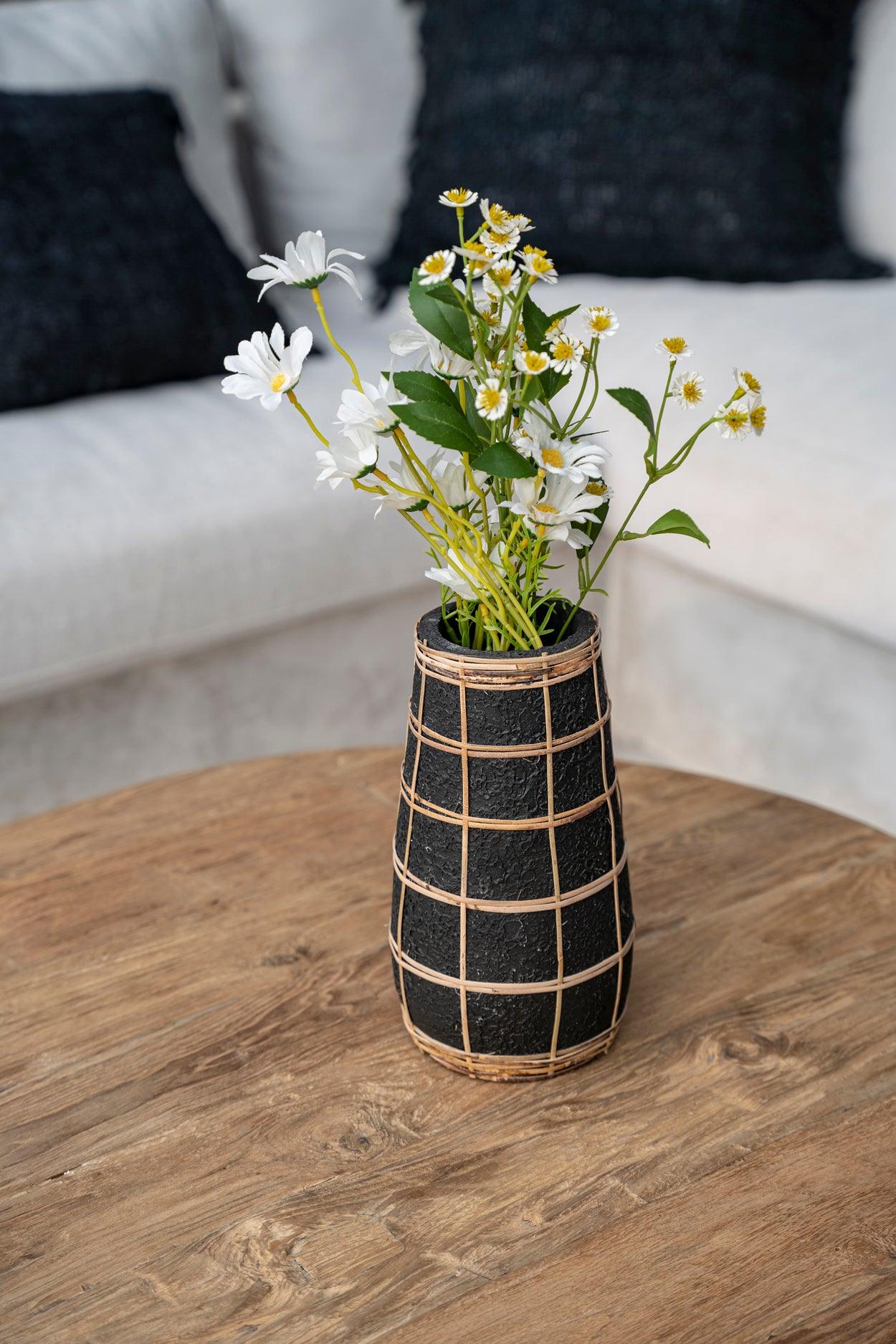 The Cutie Vase Black Naturel Large , Vaas , Bazar Bizar , livinglovely.nl