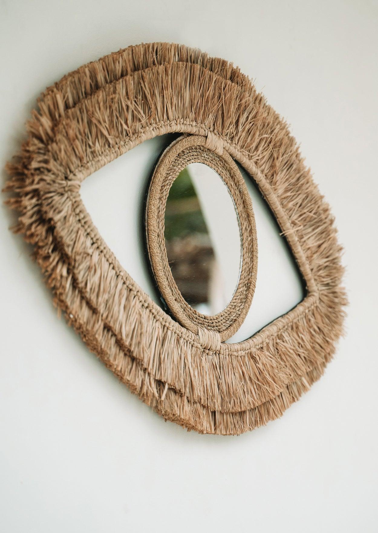 The Raffia Eye Mirror - Natural - M , Spiegel , Bazar Bizar , livinglovely.nl