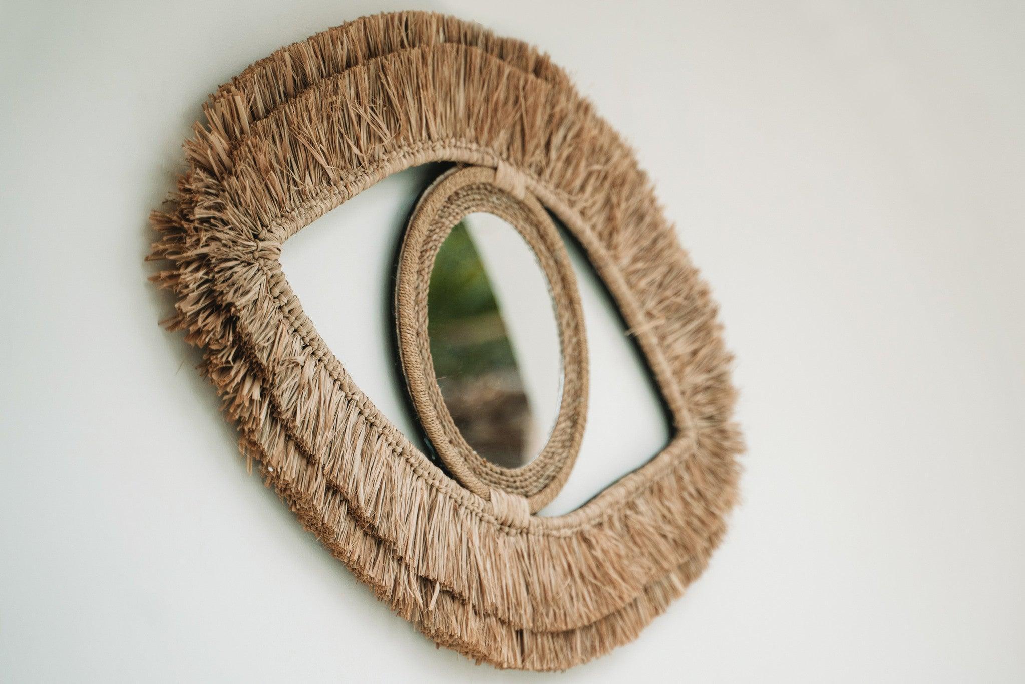 The Raffia Eye Mirror - Natural - M , Spiegel , Bazar Bizar , livinglovely.nl