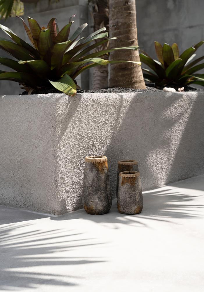 The Sneaky Vase - Antique Gray - S , Vaas , Bazar Bizar , livinglovely.nl