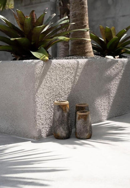 The Sneaky Vase - Antique Grey - M , Vaas , Bazar Bizar , livinglovely.nl