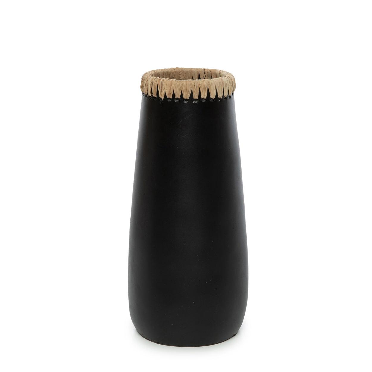 The Sneaky Vase Black Large , Vaas , Bazar Bizar , livinglovely.nl