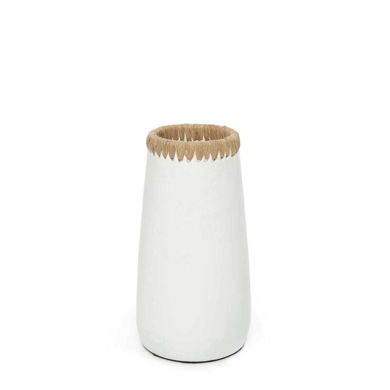 The Sneaky Vase White Medium , Vaas , Bazar Bizar , livinglovely.nl