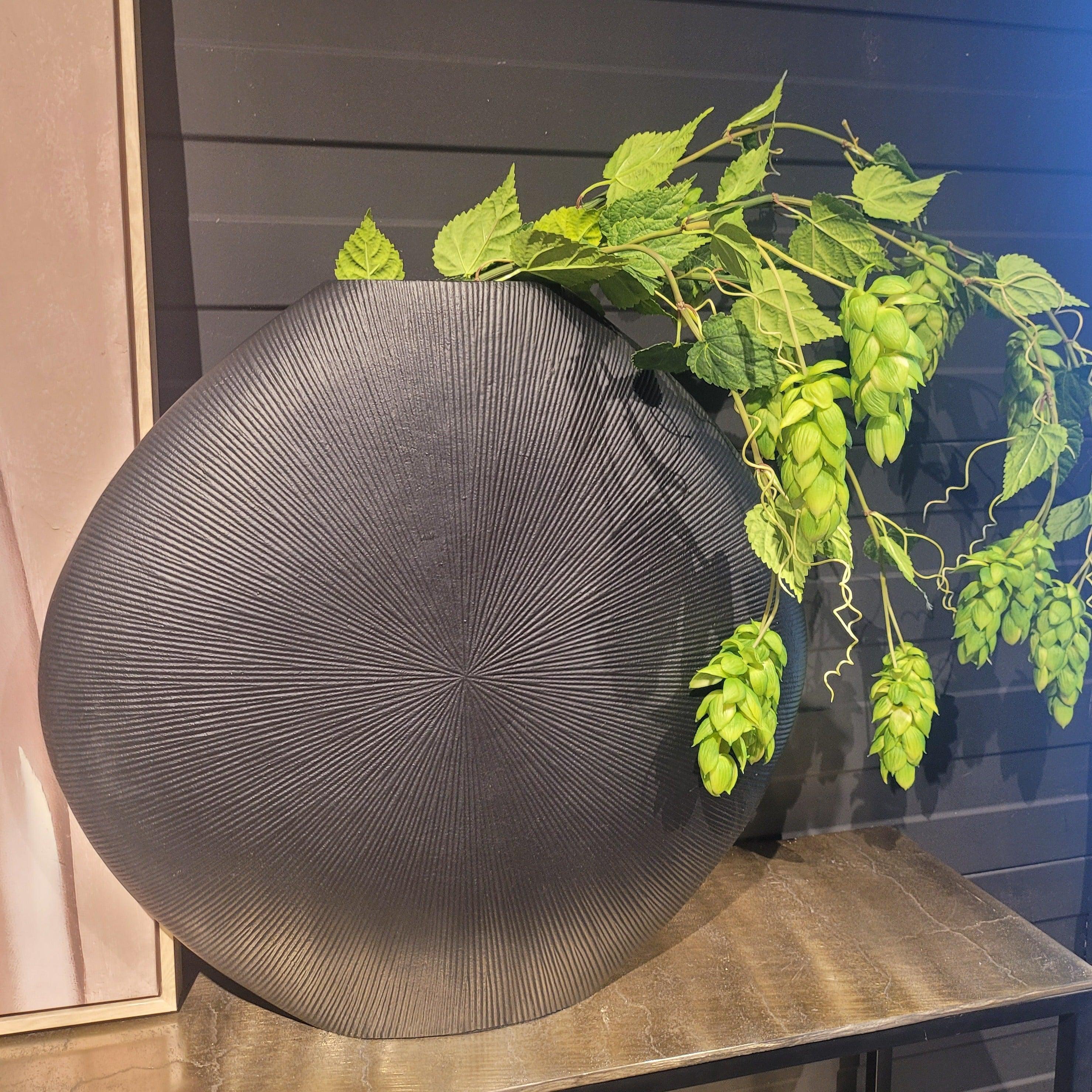 Tiro Black Aluminium Pot Ovaal Stripe Pattern PTMD - Pot - PTMD - livinglovely.nl