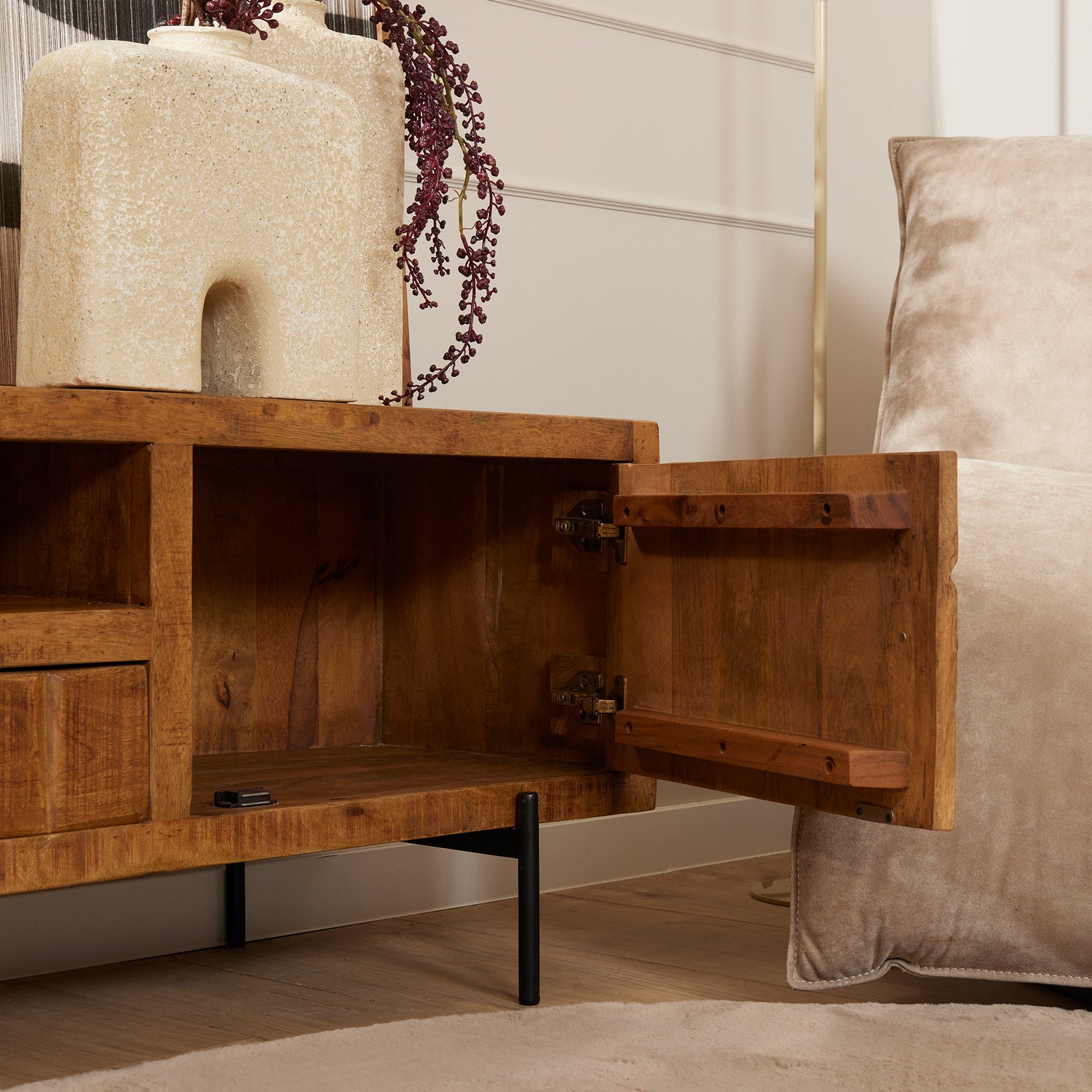 TV-meubel Brandy van Starfurn, 180 cm breed met open vak voor apparatuur