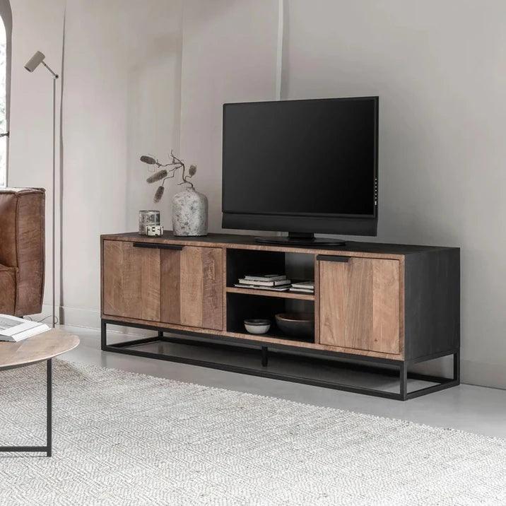 TV-meubel Cosmo No.2 Medium van DTP Home, vooraanzicht met drie deuren