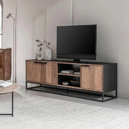 TV-meubel Cosmo No.2 Medium van DTP Home, vooraanzicht met drie deuren