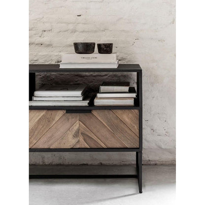 TV-meubel Criss Cross 120cm van DTP Home in een woonkamer