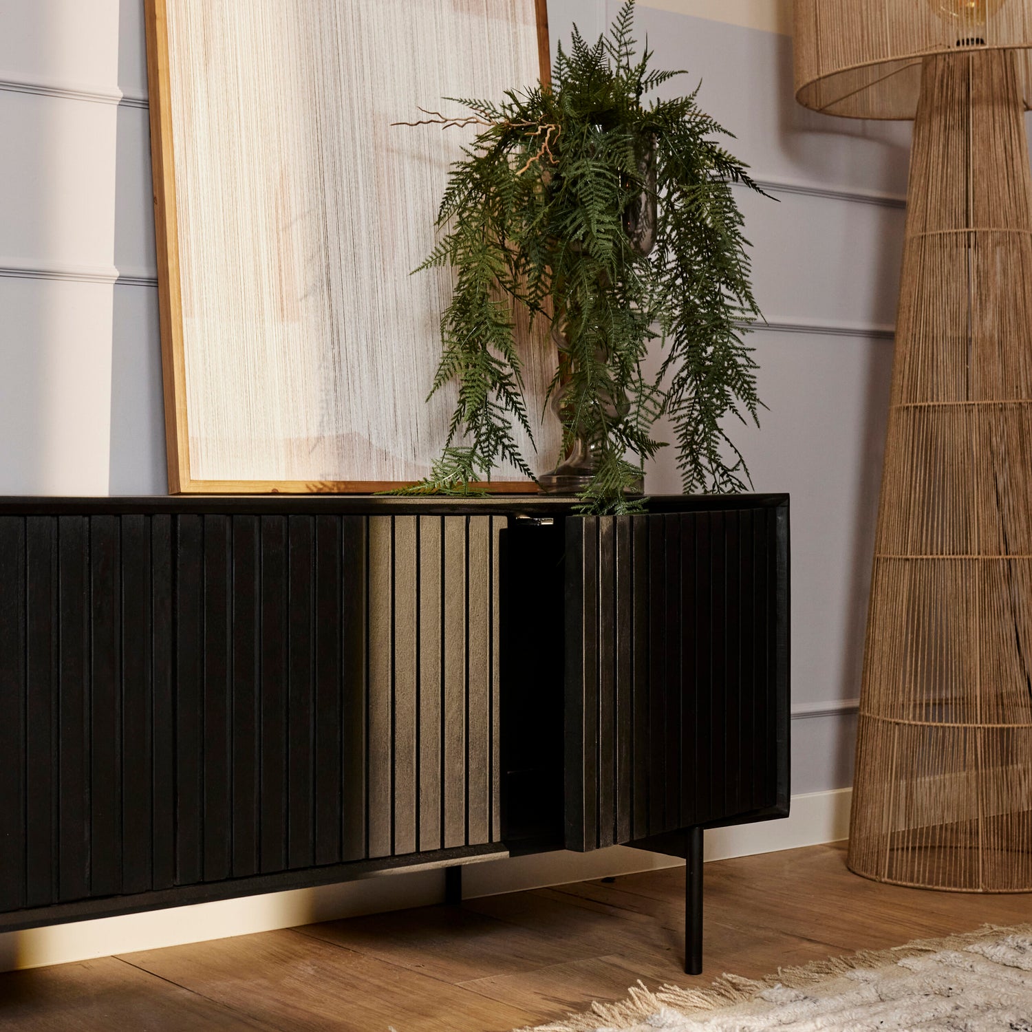 Madison tv meubel 210 cm met geopende deuren en zicht op de binnenvakken