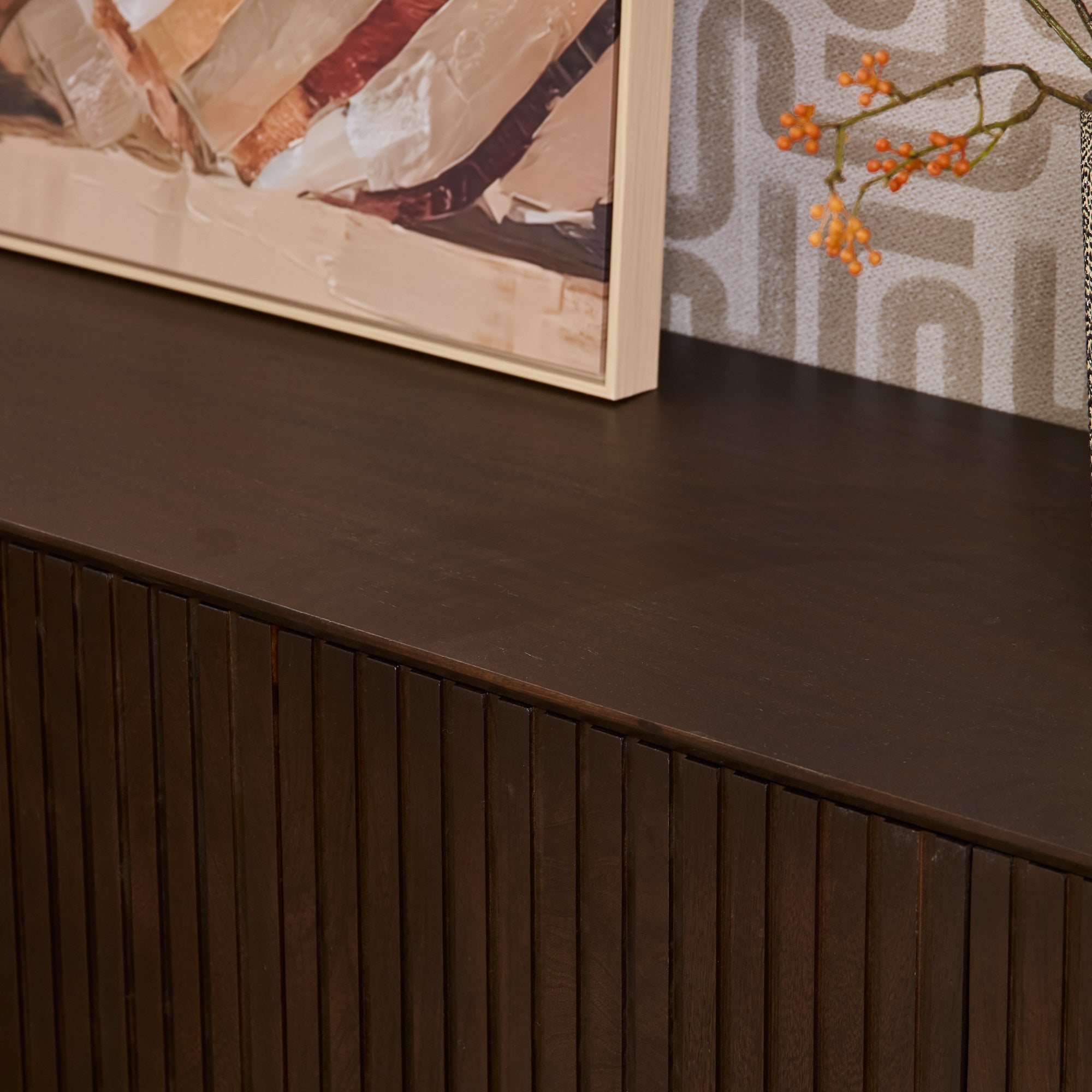 Tv Meubel Madison Mangohout Bruin 165cm van Starfurn, detail van de rand en de handgemaakte afwerking