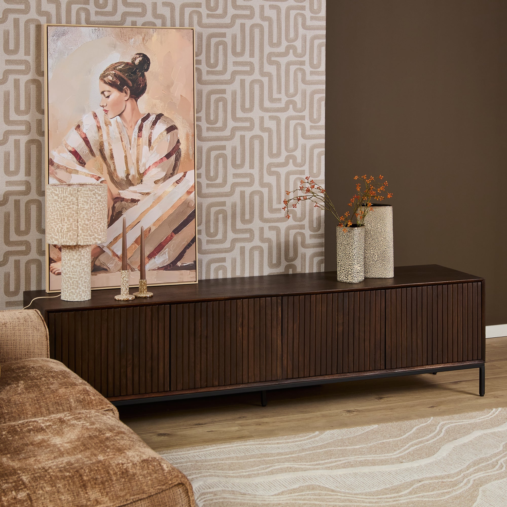 Tv Meubel Madison Mangohout Bruin 210cm van Starfurn, hoogte van 55 cm voor prettige kijkhoogte
