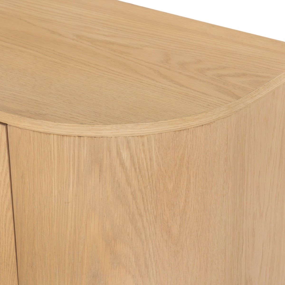 Detail van het eikenhout fineer van het tv-meubel Novero naturel