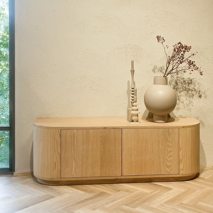 TV-meubel Novero naturel 140cm in een woonkamer