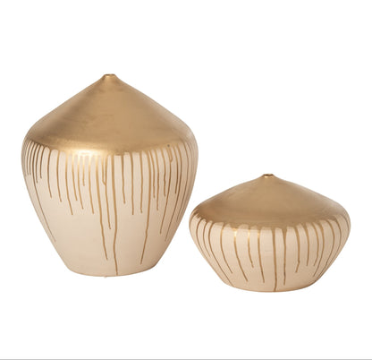 Vaas Beige Goud Large van J-Line, extra weergave van de beige keramieken vaas met gouden detail