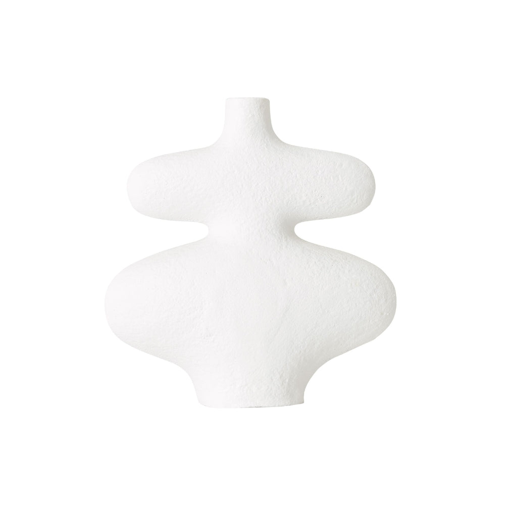 Vaas La Femme Small van MUST Living, compacte witte sculpturale vaas van vezelcement