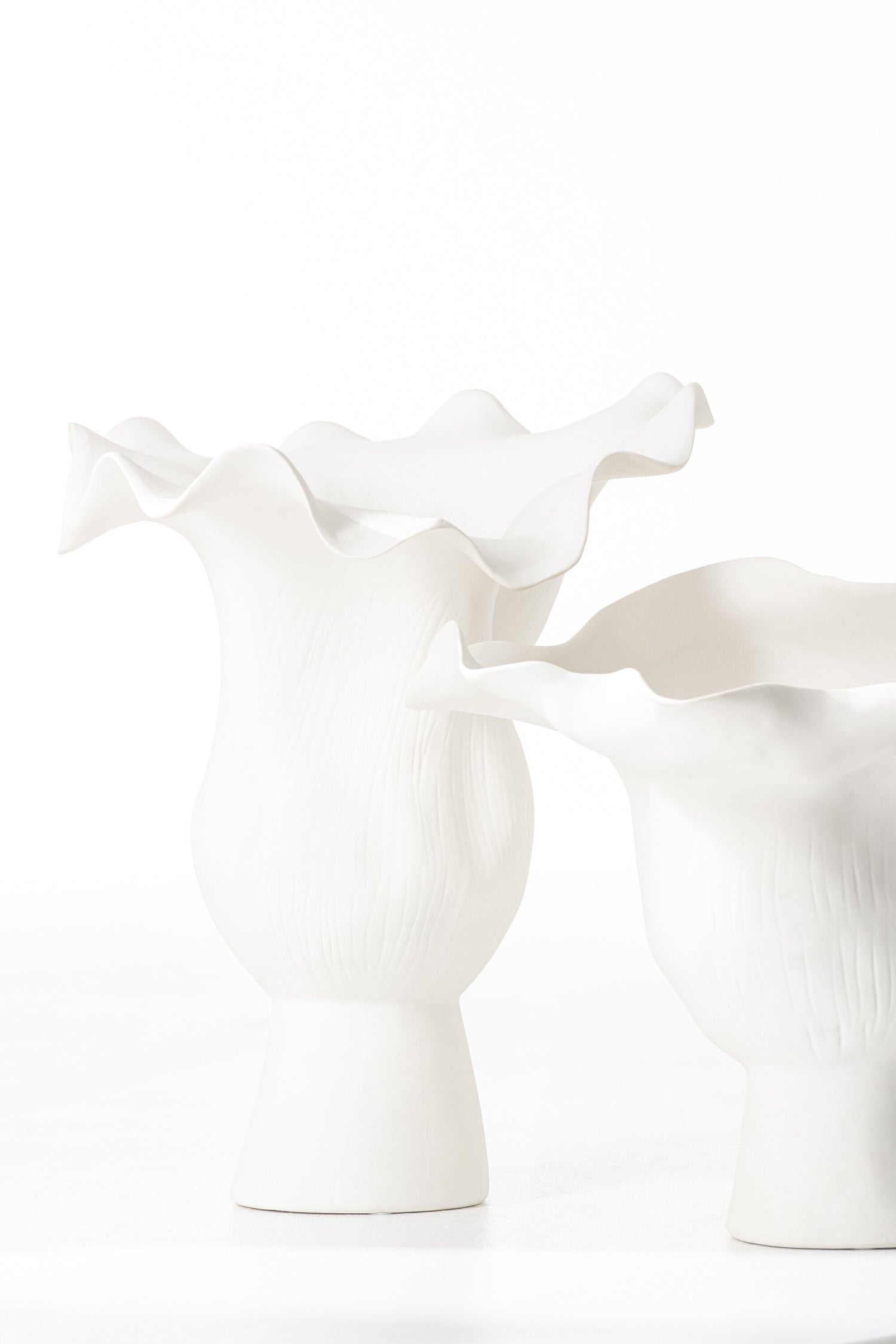 Vaas Smal Helix Onregelmatig Keramiek Wit - Vaas - J-Line - livinglovely.nl