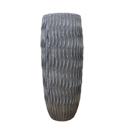 Vanesia Grey Terracotta Wavy Structure Pot High L van PTMD, hoge grijze terracotta pot op witte achtergrond