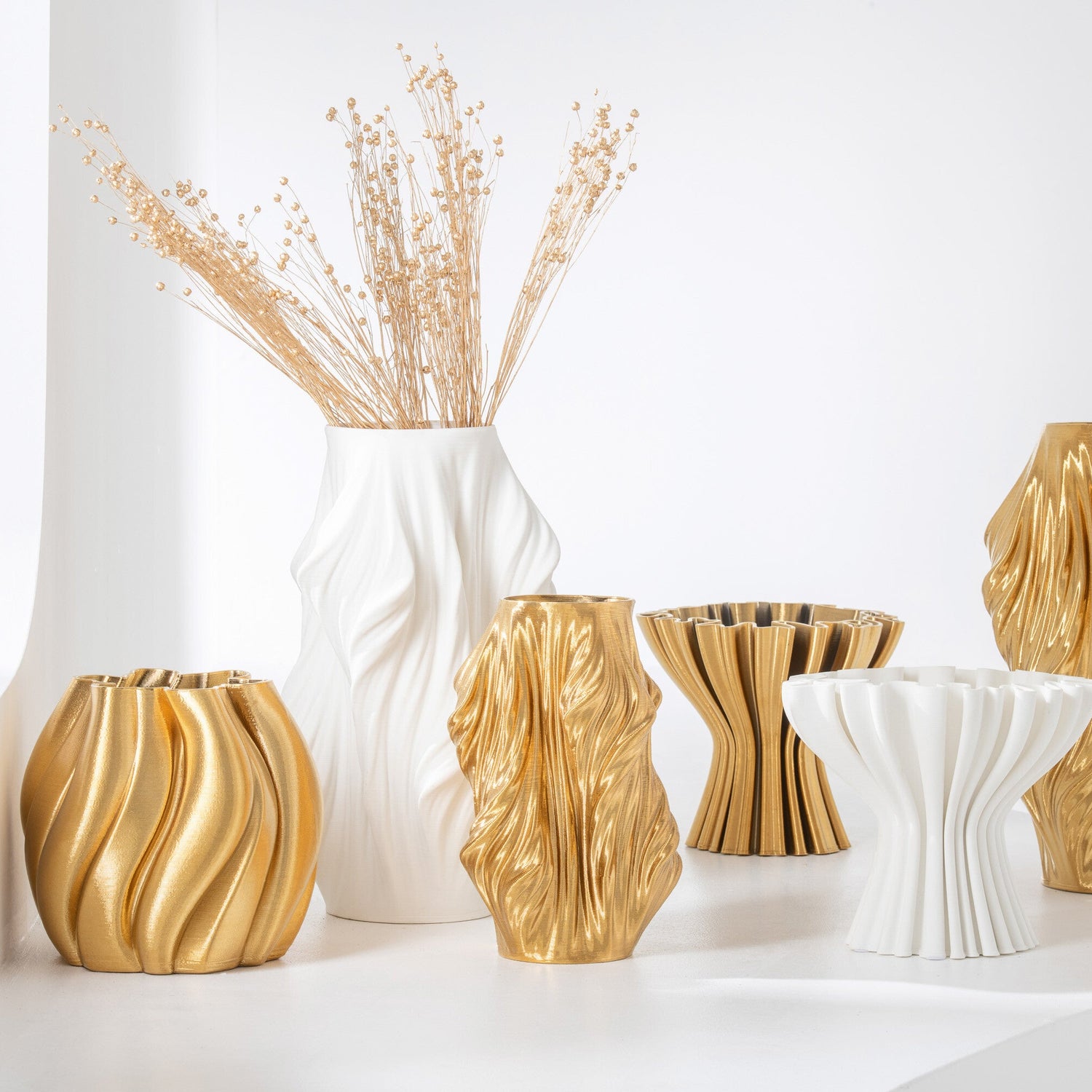 Vase 3D Printing Irregular Porcelain Gold Colored - - J-Line - livinglovely.nl