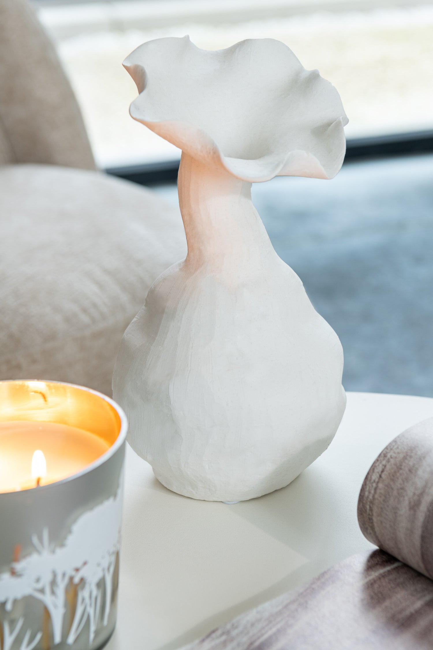 Vase Helix Ceramic White Large - - J-Line - livinglovely.nl