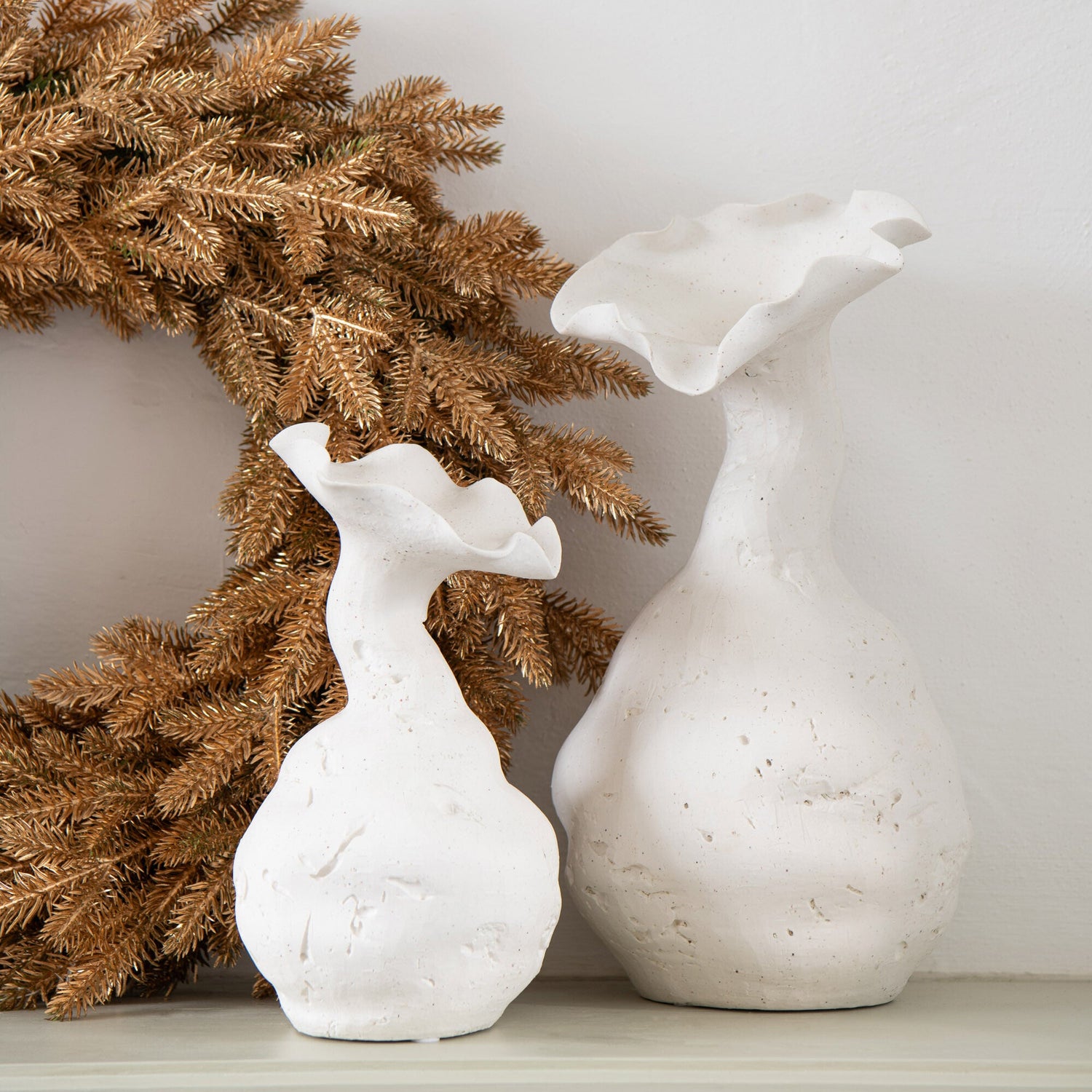 Vase Helix Ceramic White Small - - J-Line - livinglovely.nl