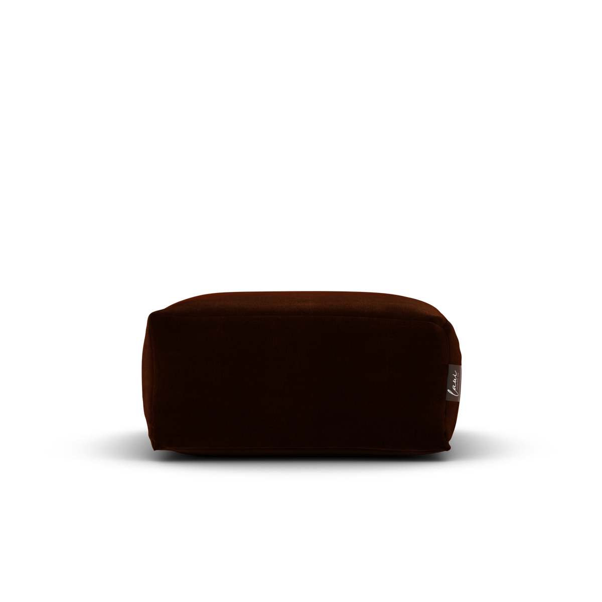 Vooraanzicht van de koperkleurige Velvet Square Pouf van Laui Lounge voor binnen