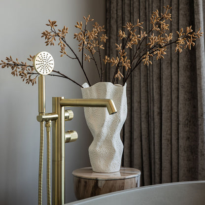 Violettee White Ceramic Wavy Vase Dot Pattern L 	26x20x46cm PTMD - Vaas - PTMD - livinglovely.nl