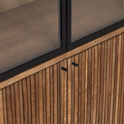 Vitrinekast Lagoon teakhout met servies achter glas gestyled