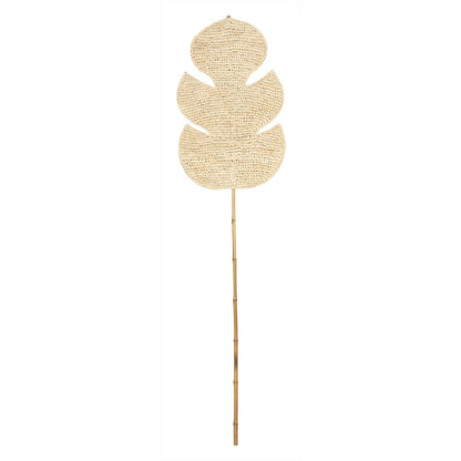 Wandblad Persica van MUST Living, hoog gedroogd palmblad in naturel zandkleur op witte achtergrond