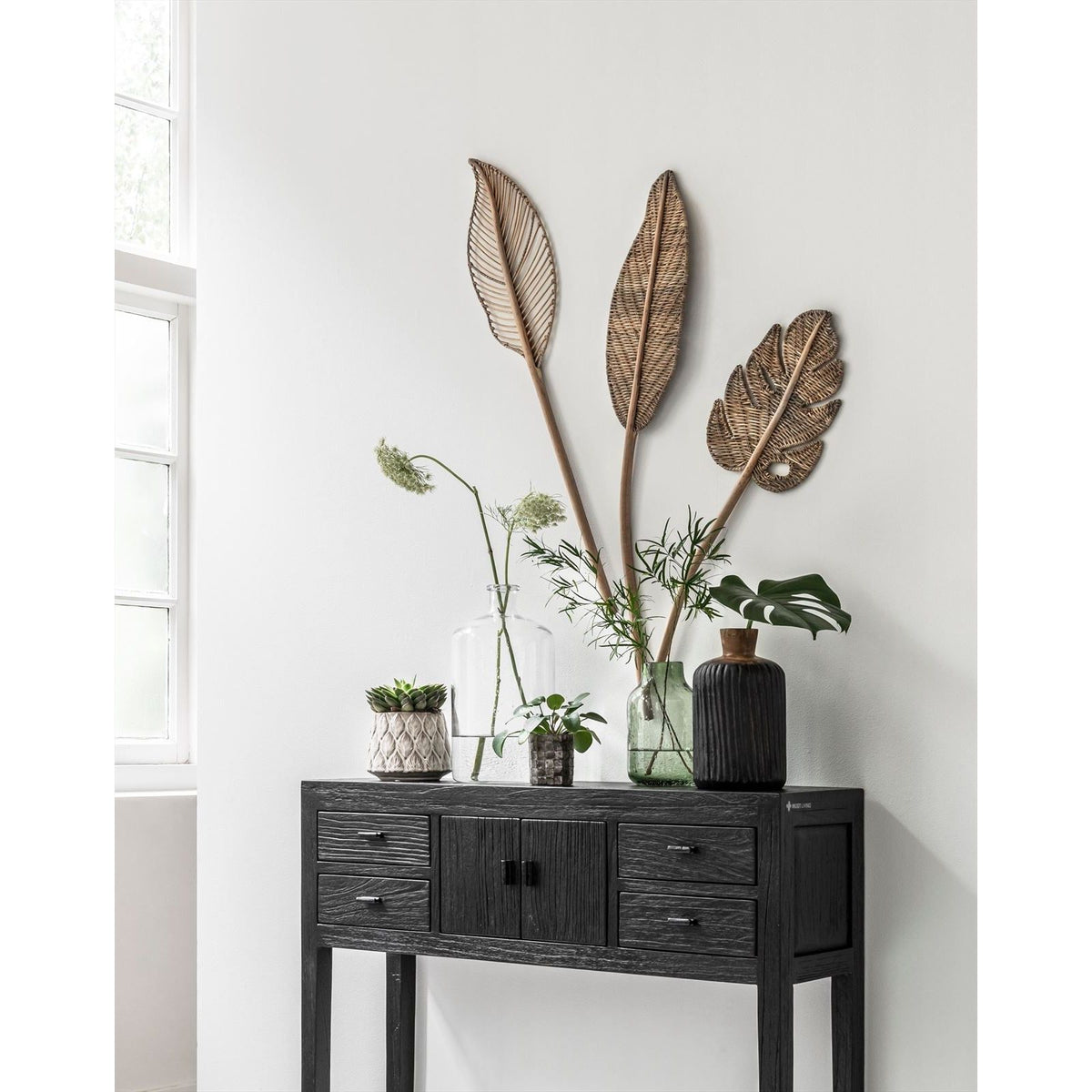 Wandblad Perzik Small van MUST Living, meerdere rotan wandbladen samen als wanddecoratie