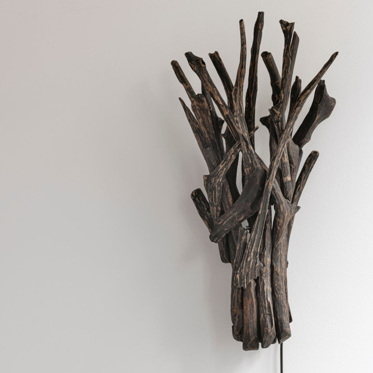 Wandlamp Spot naturel in de woonkamer MUST Living