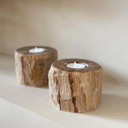 Detailfoto van het versteend hout van de Waxinelichthouder Fossil van MUST Living