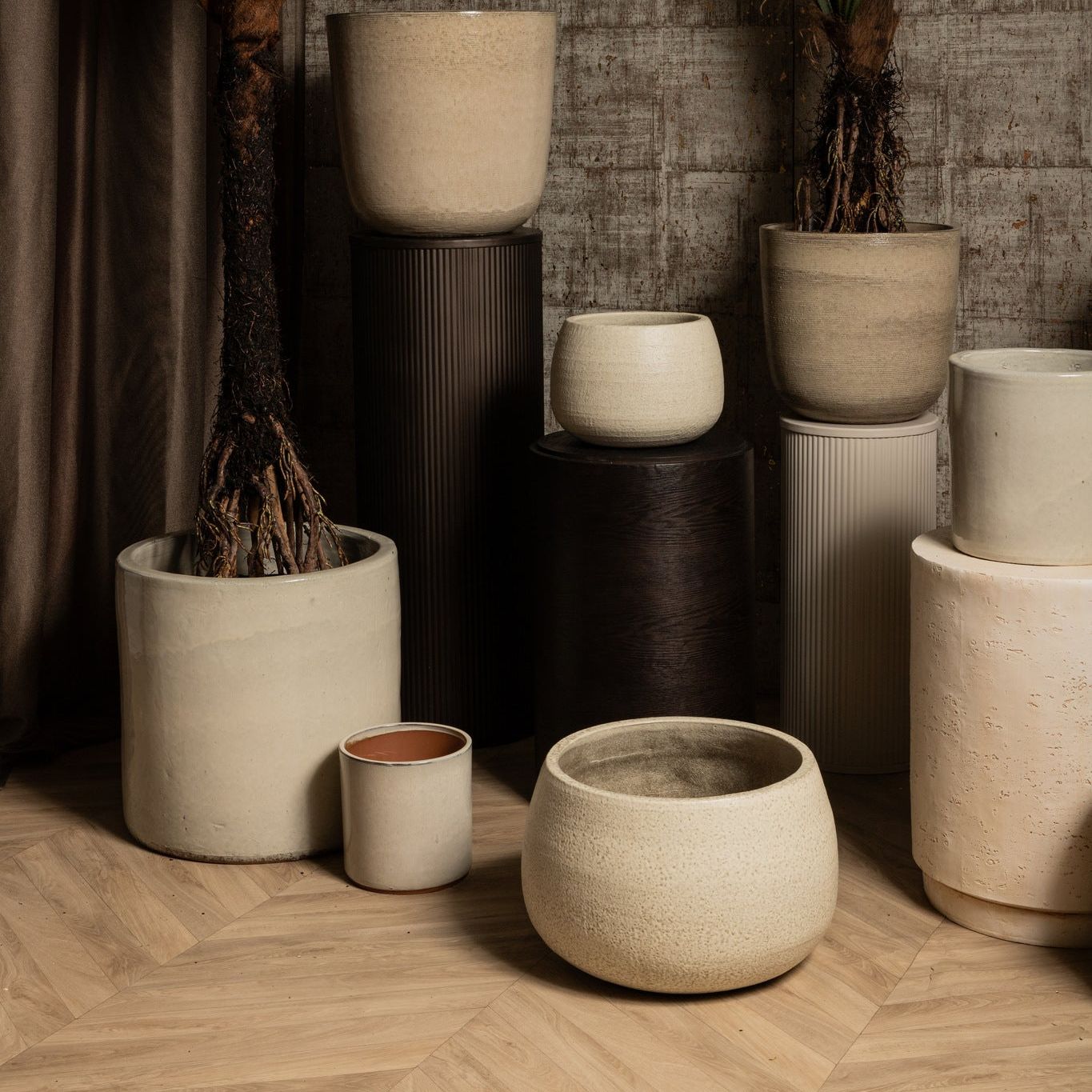 Wilsom Cream Glazed Ceramic Pot Set Of 4 van PTMD, crème geglazuurde keramieken potten in een sfeervolle interieursetting