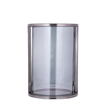 Windlicht Jarie Gunmetal Large van PTMD, windlicht met roestvrijstalen frame op witte achtergrond